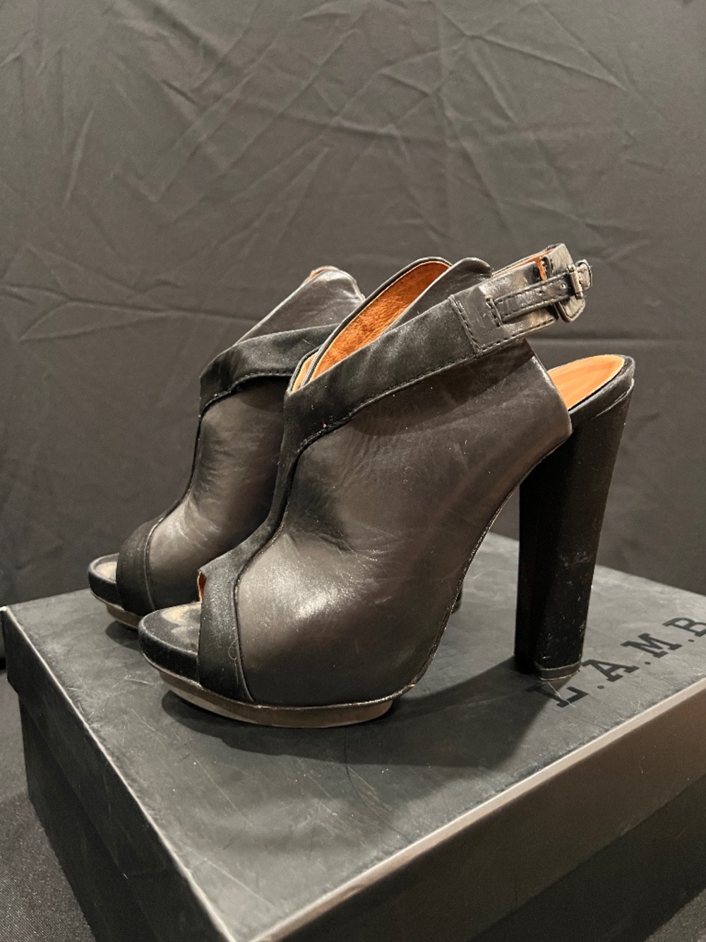 L.A.M.B. Leather Platform Peep Toe Sandals Black Block Heels US 7
